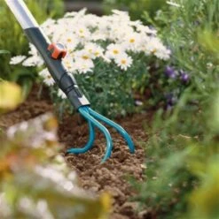GARDENA Combisysteem Krabber Cultivatior - Werkbreedte 9 Cm - Aanbevolen Steellengte 130 Cm -Gardena Tuin Aanbiedingen Winkel 1193x1200