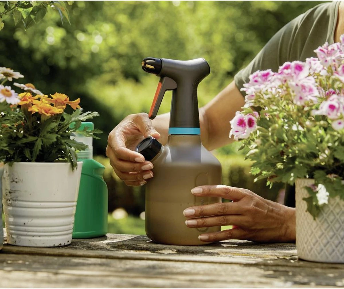 Gardena Plantenspuit 1 Liter 2 Gardena Plantenspuit 1 Liter - Afbeelding 2