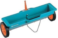 GARDENA Combisysteem Strooiwagen - 40 Cm Strooibreedte - Inhoud 3 Liter - Geschikt Voor 100m² -Gardena Tuin Aanbiedingen Winkel 1200x789 1