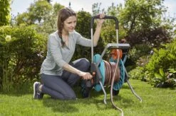 GARDENA - AquaRoll M CleverRoll Easy Slangenwagen - Maximaal 60 Meter - Inklapbare Zwengel 21 GARDENA - AquaRoll M CleverRoll Easy Slangenwagen - Maximaal 60 Meter - Inklapbare Zwengel -Gardena Tuin Aanbiedingen Winkel 1200x799 147