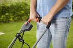 GARDENA - Powermax 32 - Grasmaaier (gemotoriseerd) - Maaibreedte 32 Cm - Gazons Tot 200 M2 -Gardena Tuin Aanbiedingen Winkel 1200x799 34