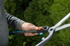 GARDENA - 2 In 1 EnergyCut Heggenschaar - 2.5x Meer Kracht - Totale Lengte 60 Cm 28 GARDENA - 2 In 1 EnergyCut Heggenschaar - 2.5x Meer Kracht - Totale Lengte 60 Cm -Gardena Tuin Aanbiedingen Winkel 1200x799 83