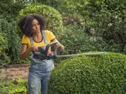 GARDENA - ComfortCut 50/18V-P4A Ready-To-Use Set - Heggenschaar -Gardena Tuin Aanbiedingen Winkel 1200x899 1