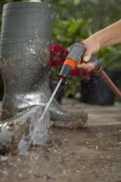 GARDENA - Comfort Reinigingsbroes - Spuitpistool - Traploos Instelbaar -Gardena Tuin Aanbiedingen Winkel 800x1200 68