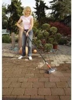 GARDENA Cleansystem Comfort Schrobber - Reinigen Van Paden - Terras - Oprit -Gardena Tuin Aanbiedingen Winkel 873x1200